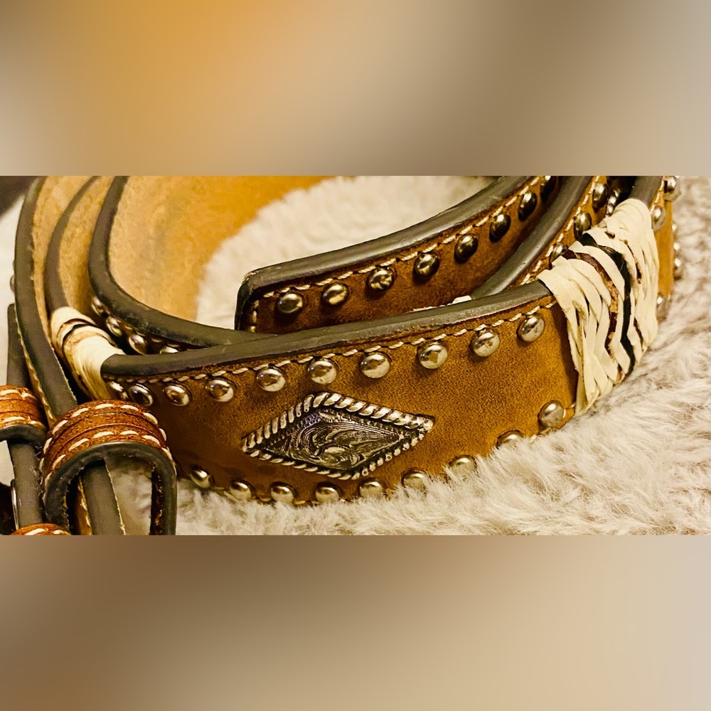 NWOT Nocona Mens Scalloped Basketweave Rawhide Laced Diamond Concho Belt - Picture 4 of 16